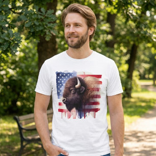 Camiseta Arte de Bisonte Americano Majestuoso y Bandera Pat