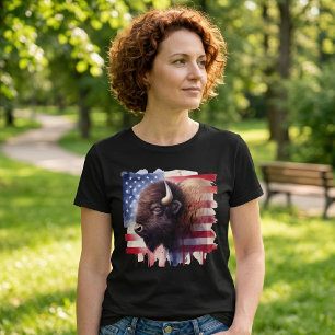 Camiseta Arte de Bisonte Americano Majestuoso y Bandera Pat