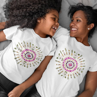 Camiseta Arte de flores prensadas de mandala único femenino