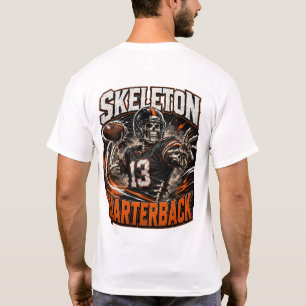 Camiseta Arte de fútbol de Halloween del mariscal de campo 