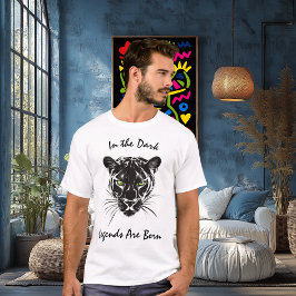 Camiseta Arte de línea de pantera feroz: gato salvaje audaz