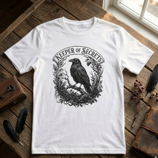 Camiseta Arte Intrincado de Cuervo con Letra Góticay Academ
