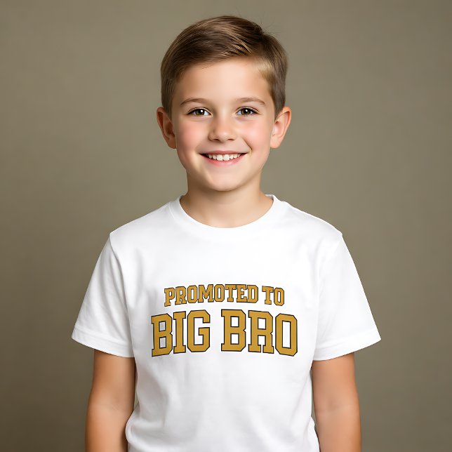 Camiseta Ascendido al estilo universitario de hermano mayor (Subido por el creador)