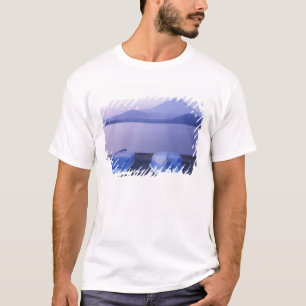 Camiseta Asia, Japón, Yamanashi, Barcas en el lago Motosu