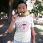 Camiseta Asian Cheerleader Custom Girls Birthday Party<br><div class="desc">This adorable pink cheerleading birthday party kids t-shirt features a pretty Asian little girl in a cheer uniform holding pink pom poms. Personalize this cute children's cheerleader tee with your child's name and age in lovely typography.</div>