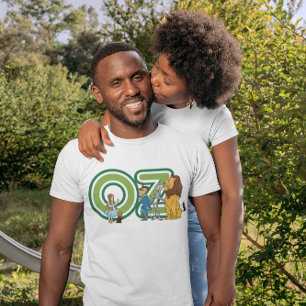 Camiseta Asistente de vintage de caracteres Oz y letras de