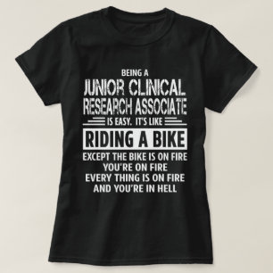 Camiseta Asociado de Investigación Clínica Junior