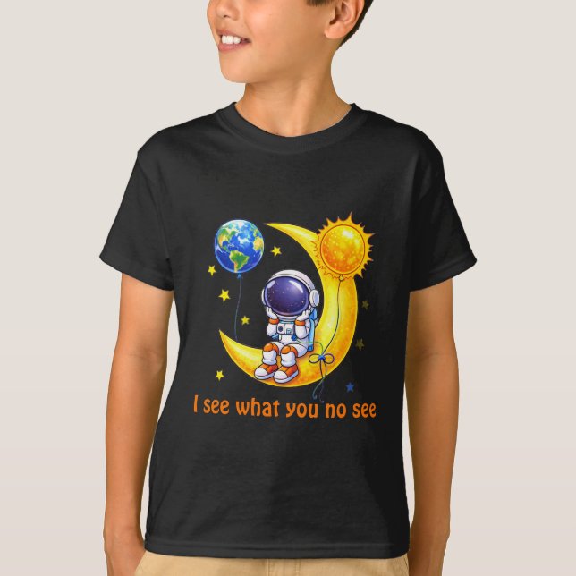 Camiseta  Astronaut on Crescent Moon Space Art (Anverso)