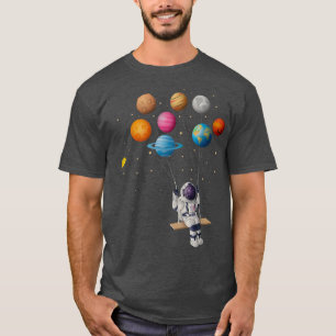 Camiseta Astronaut Swinging Solar System Balloon Space Astr