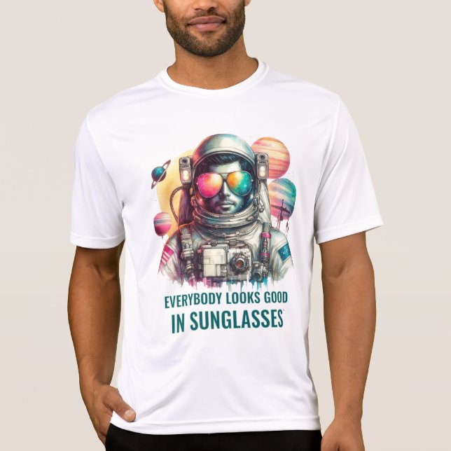 Camiseta Astronauta Caprichoso con Gafas de Sol – Espacio (Anverso)
