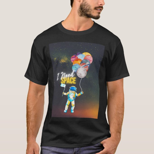 Camiseta Astronauta con globos que necesito introvertido es (Anverso)