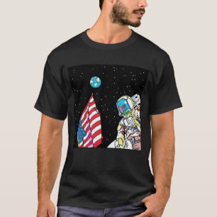 Camiseta Astronauta de Apolo con Bandera y Tierra Pop Art