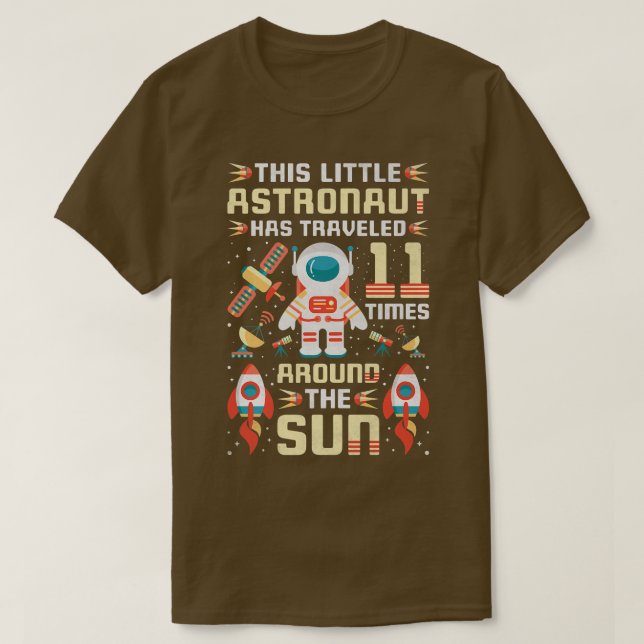 Camiseta Astronauta de cumpleaños número 11 veces viajó (Diseño del anverso)