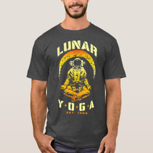 Camiseta Astronauta de yoga lunar Crescent Moon Space Scien