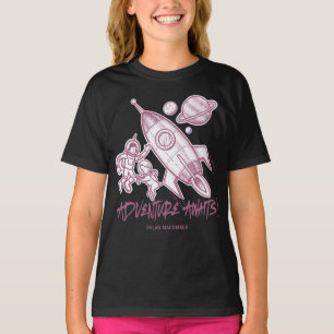 Camiseta Astronauta del cohete espacial negro rosa retro