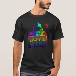 Camiseta Astronauta del espacio exterior de color Lgbt Love