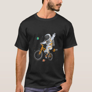 Camiseta astronauta en bicicleta bmx en el espacio ov