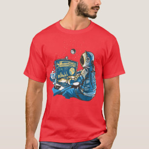 Camiseta Astronauta En Computadora En El Espacio Ultraterre