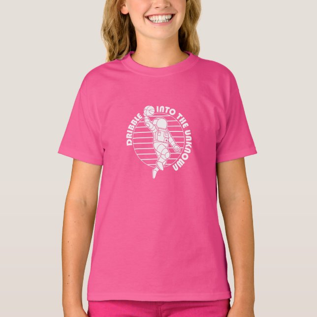 Camiseta Astronauta espacial al aire libre jugando básquetb (Anverso)