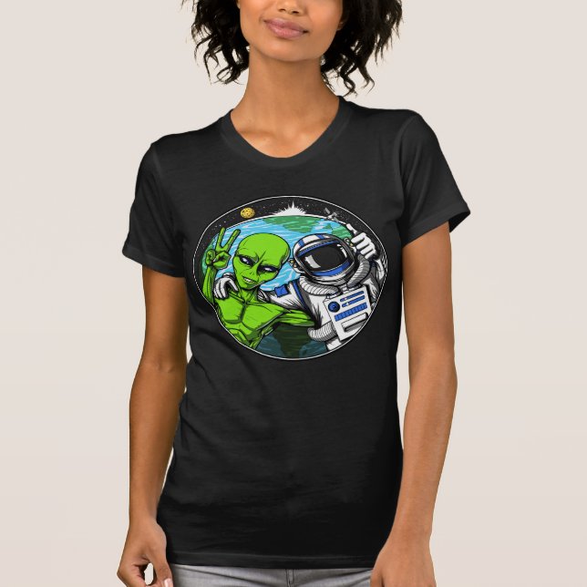 Camiseta Astronauta espacial de señas de paz alienígena (Anverso)