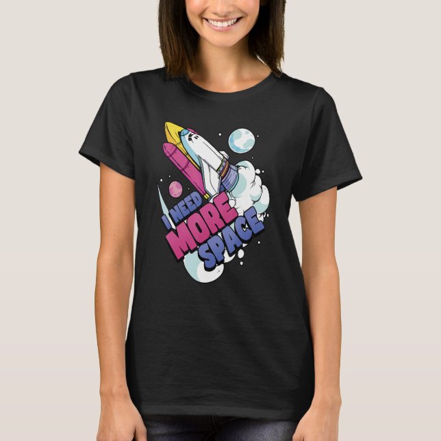 Camiseta Astronauta Espacio Galaxia Explorer Necesito más e (Anverso)