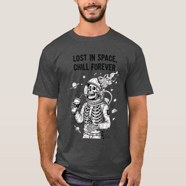 Camiseta Astronauta Esqueleto Oscuro en el Espacio Bebiendo (Anverso)