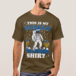 Camiseta Astronauta Hanukkah Pajama Chanukah Menorah Funny<br><div class="desc">Astronauta Hanukkah Pajama Chanukah Menorah Divertido feriado .</div>