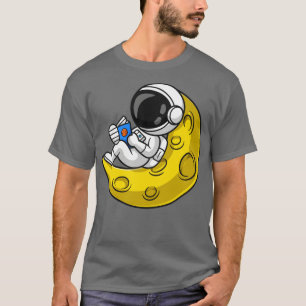 Camiseta Astronauta lindo leyendo libro en Personalizado de