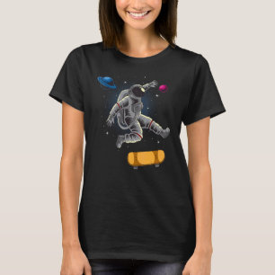 Camiseta Astronauta Patinando En El Espacio Entre Planetas