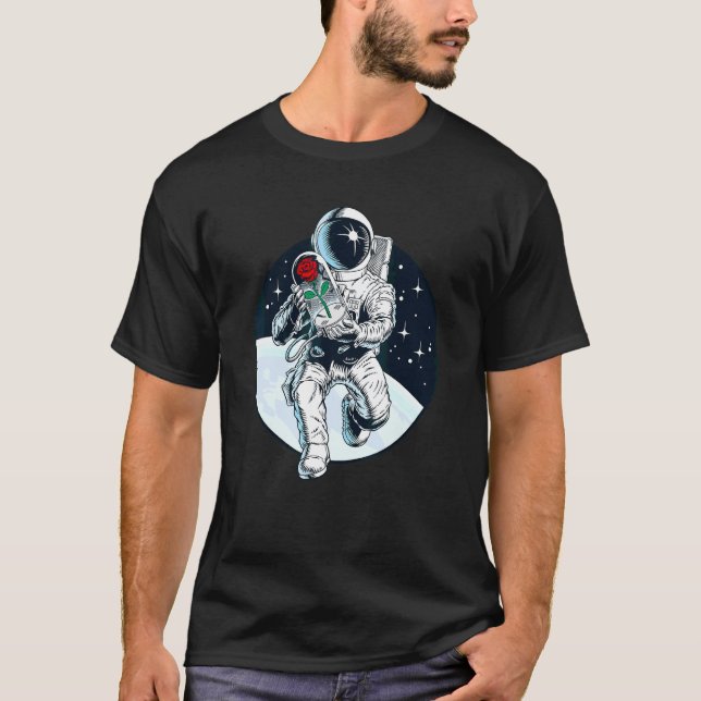 Camiseta Astronauta Romántica En El Espacio Espacial Con Ro (Anverso)