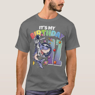 Camiseta Astronauta sobre el duodécimo Chica de cumpleaños