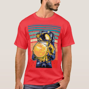 Camiseta Astronauta sostiene Moon Retro Cosmic 