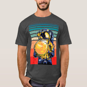 Camiseta Astronauta sostiene Moon Retro Cosmic Premium T-Sh