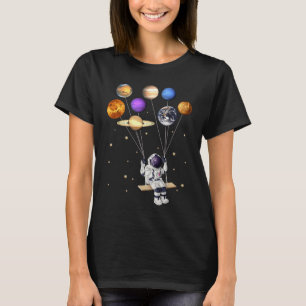 Camiseta Astronauta sostiene planeta globo aerostático Sy c