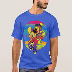 Camiseta Astronauta sostiene un interés por la bandera LGBT