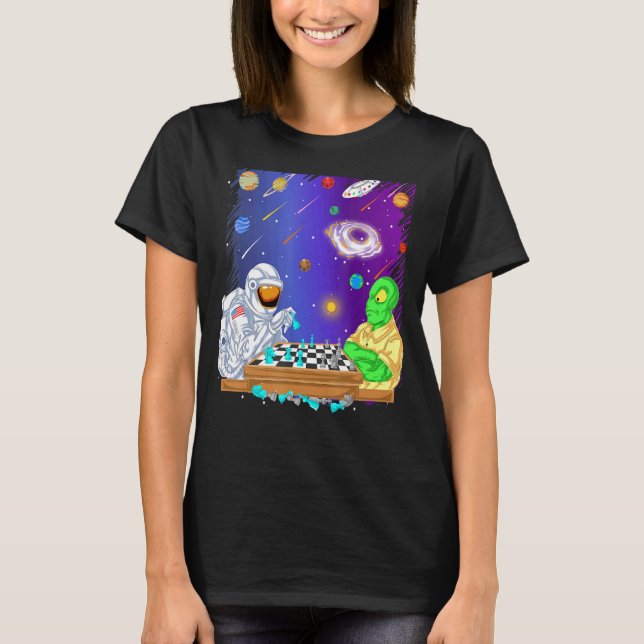 Camiseta Astronauta Y Extranjero Jugando Al Ajedrez Planeta (Anverso)