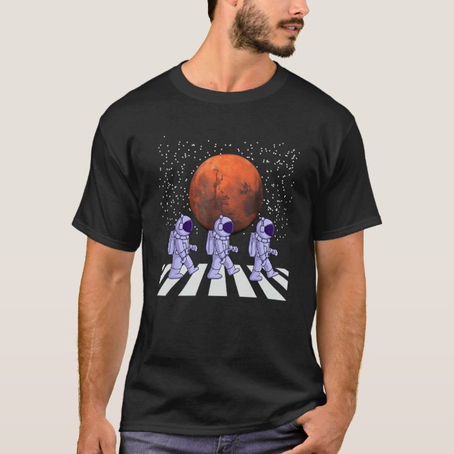 Camiseta Astronauts in Walking in Space Occupy Mars (Anverso)