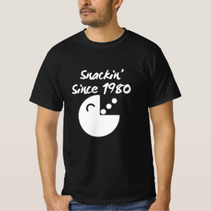 Camiseta Ataque de refrigerios: Snackin’ desde el arte de l
