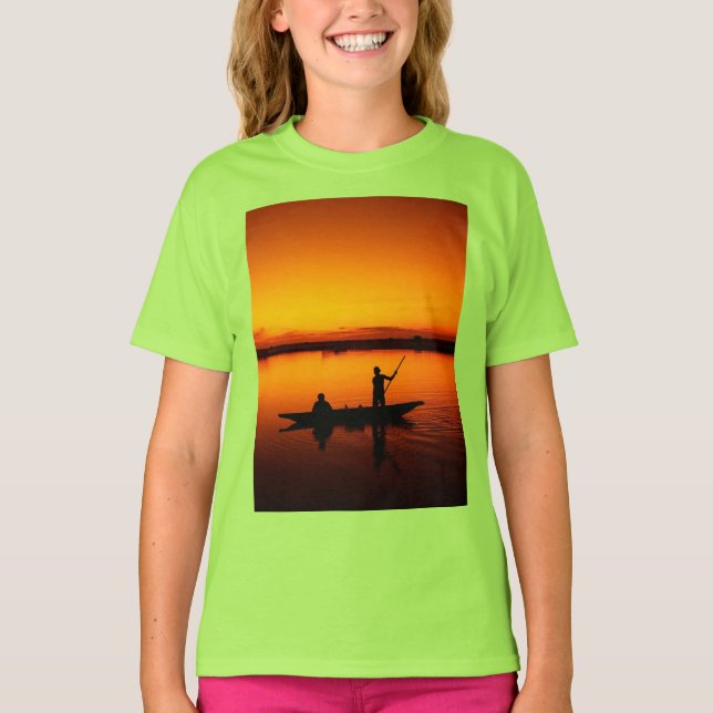 Camiseta Atardecer, Silueta de Barco Remolino-16497 (Anverso)