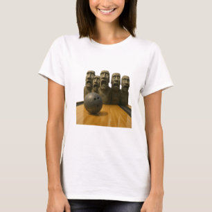 Camiseta Aterradas estatuas de Moai en una bolera