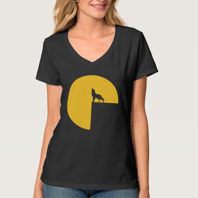 Camiseta Atmospheric Wolf Howling at the Full Moon (Anverso)