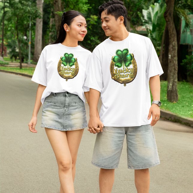 Camiseta Atractivo encanto de herradura celta de shamrock s (Subido por el creador)