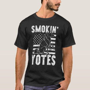 Camiseta Atrapando Coyotes de Smokin Yotes Caza de Coyotes