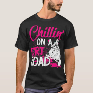 Camiseta ATV Four Wheeler Chillin' En Una Calle Sucia