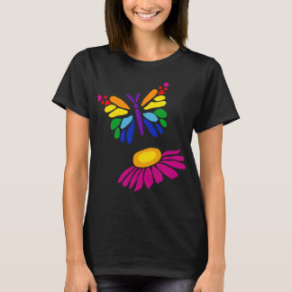 Camiseta Audaz resumen floral de mariposa y coníferas