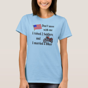 Camiseta Aumentado dos soldados casó a un motorista