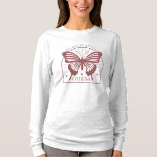 Camiseta Aumentamos Levantando A Otros Mariposa