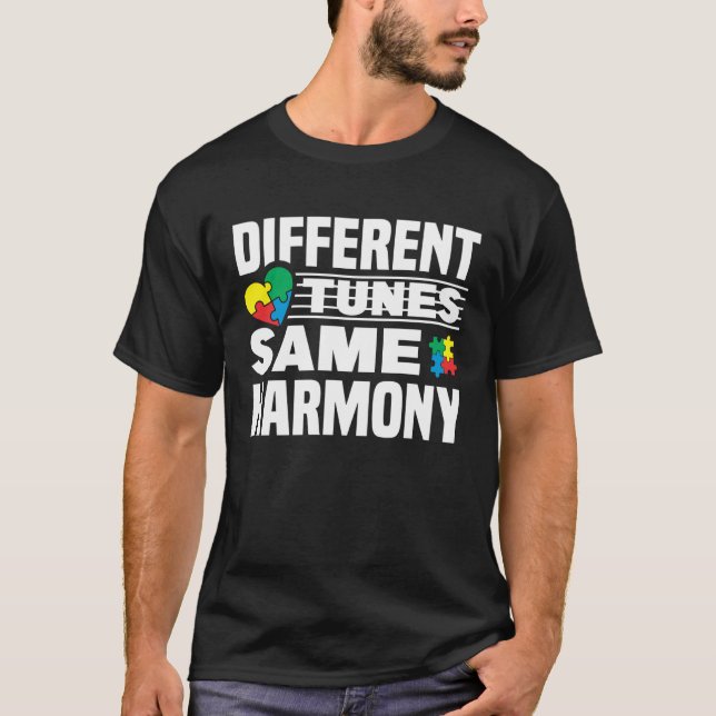 Camiseta Autism Awareness Month Different Tunes Same Harmon (Anverso)