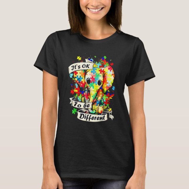 Camiseta Autism Elephant Puzzle It's Ok To Be Different Mom (Anverso)