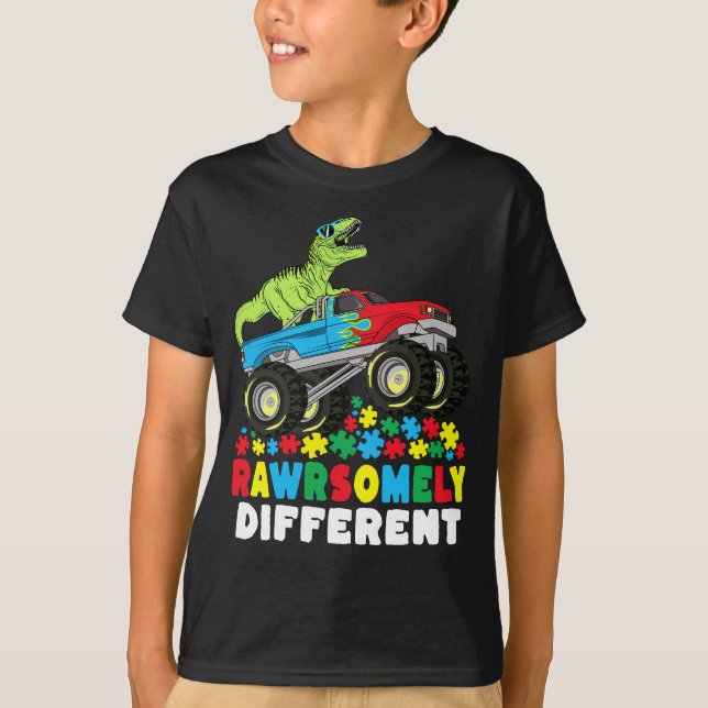 Camiseta Autismo de un camión monstrual T Rex muy diferente (Anverso)